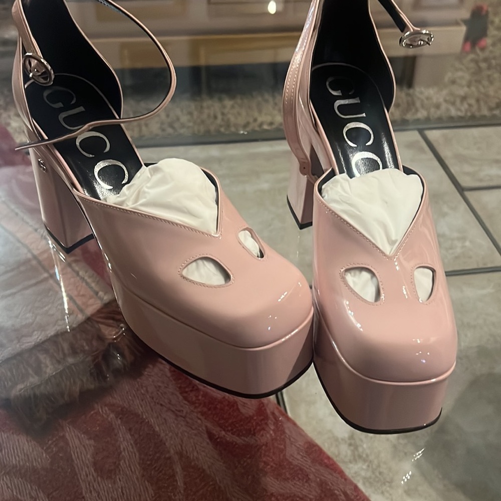 Gucci platform heels size 8 ❤️